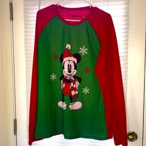 Disney Christmas T-shirt size L